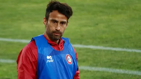 Daniela Aránguiz cruza a periodista argentina por piropear al Mago Valdivia.