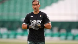 Claudio Bravo habló sobre su llegada al Betis y contó que casi se retiró tras su paso por el City