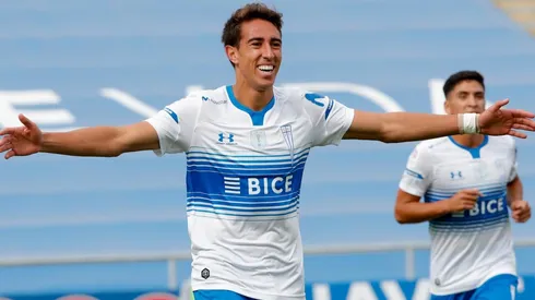 Diego Valencia marca un doblete en el triunfo de la Universidad Católica