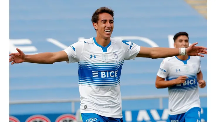 Diego Valencia marca un doblete en el triunfo de la Universidad Católica