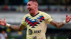 Nicolás Castillo se burla de la goleada que sufrió Colo Colo sobre Ñublense.