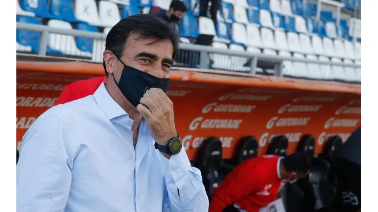 Gustavo Quinteros compara a Colo Colo con la Universidad Católica