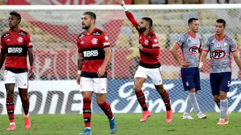 Flamengo golea a Unión La Calera en el Maracaná.