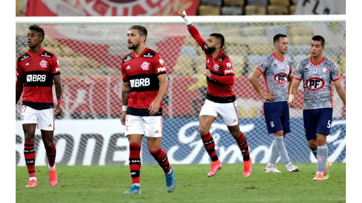 Flamengo golea a Unión La Calera en el Maracaná.