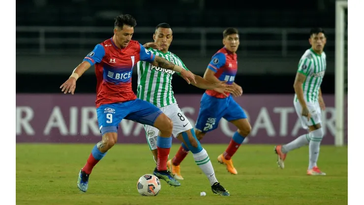 Fernando Zampedri lamenta los errores de la Universidad Católica.