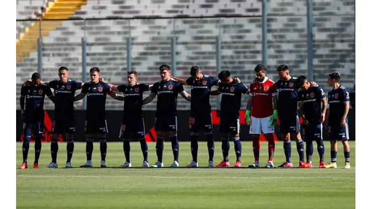 La formación de la U para visitar a Colo Colo en el Superclásico.