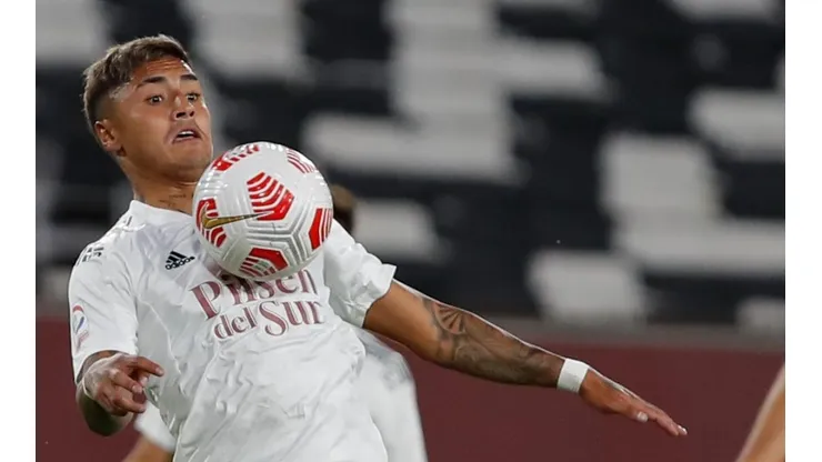 Juan Carlos Gaete pierde terreno en Colo Colo