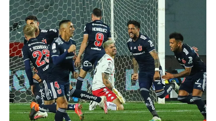 Universidad de Chile suma su primer triunfo del Campeonato Nacional.