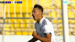 Iván Morales convierte el 1-0 sobre Everton