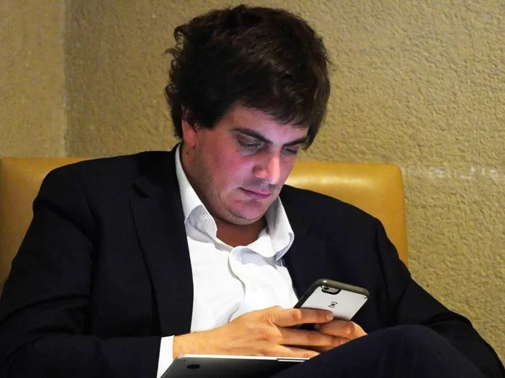 El increíble ejemplo futbolero del diputado Schalper con el VAR y las tarjetas rojas