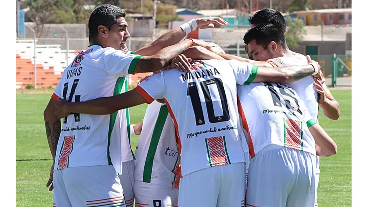 Cobresal continúa hundiendo a Santiago Wanderers en el Campeonato Nacional.