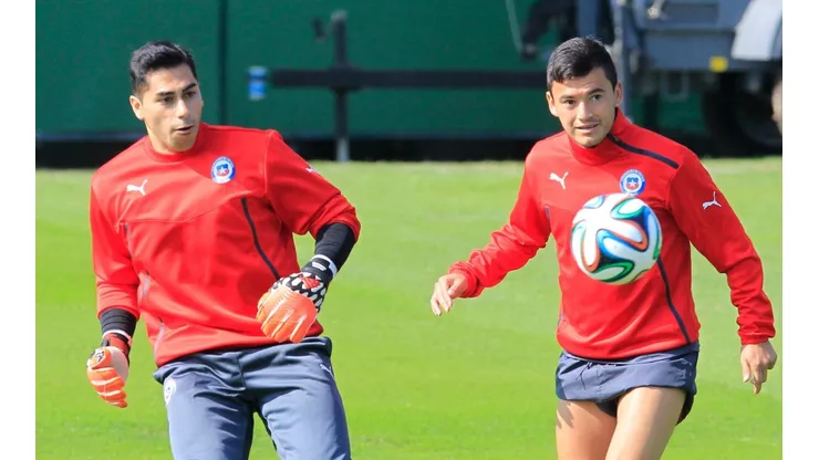El Leverkusen le da tremenda sorpresa a Charles Aránguiz