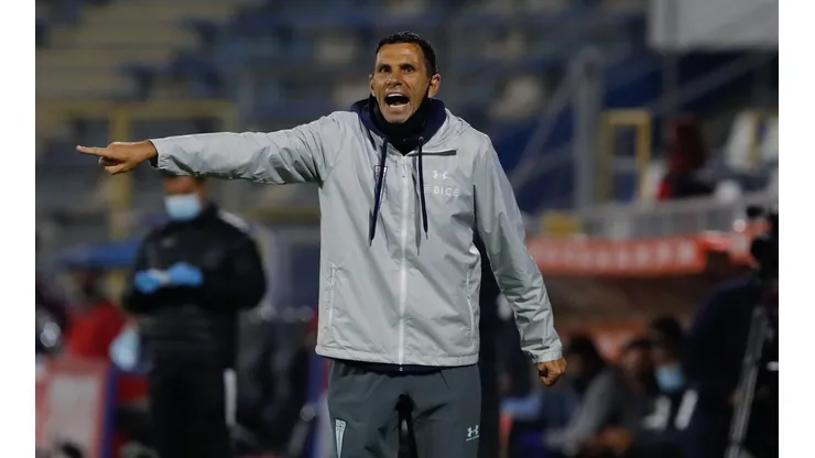 Gustavo Poyet se refirió a la deuda internacional de los equipos chilenos