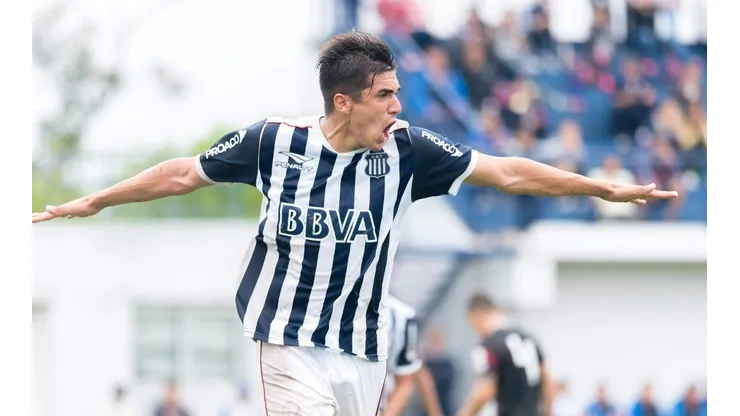 Colo Colo contra el tiempo para cerrar a Favio Cabral