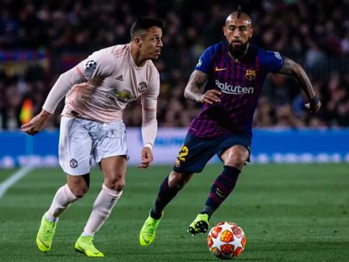 Los chilenos que han brillado en la Champions