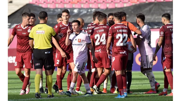 Ángelo Hermosilla no menciona el gol anulado a Sandoval en su informe arbitral