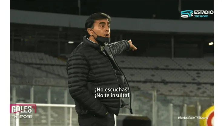 Gustavo Quinteros y su cuerpo técnico mostraron su molestia por gritos de Augusto Batalla