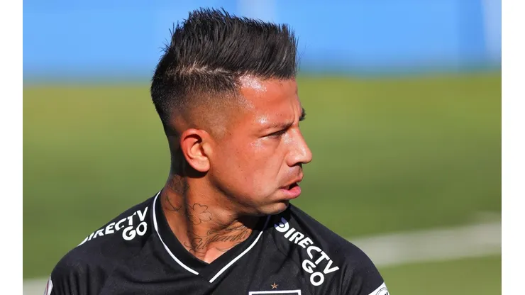 Leonardo Valencia busca su salida de Colo Colo.