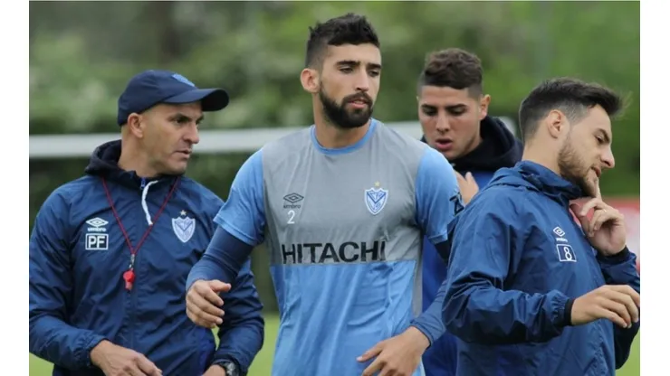 Emiliano Amor se acerca a Colo Colo