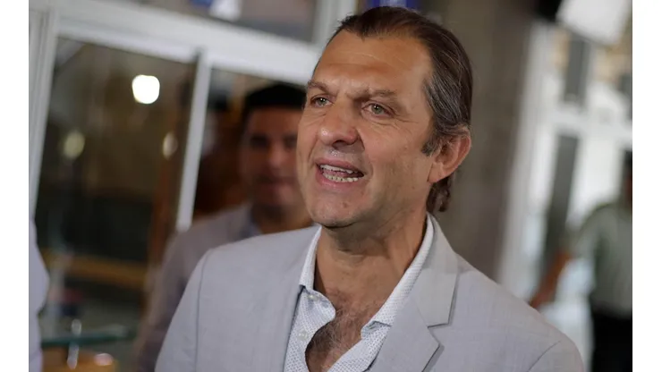 Aníbal Mosa compra más acciones de Blanco y Negro