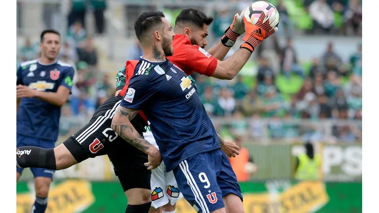 Mauricio Pinilla y Johnny Herrera compartieron camarín durante años en la Universidad de Chile