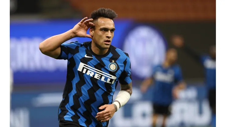 Inter de Milán vence 2-1 a Sassuolo y alarga la distancia con el Milan