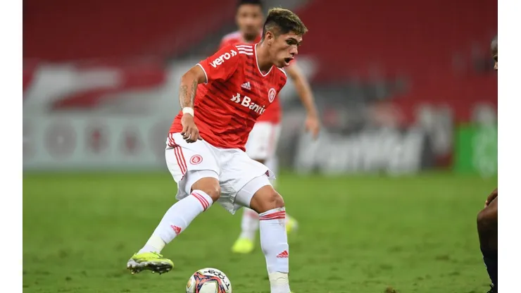 Carlos Palacios tiene un gran debut en Inter de Porto Alegre