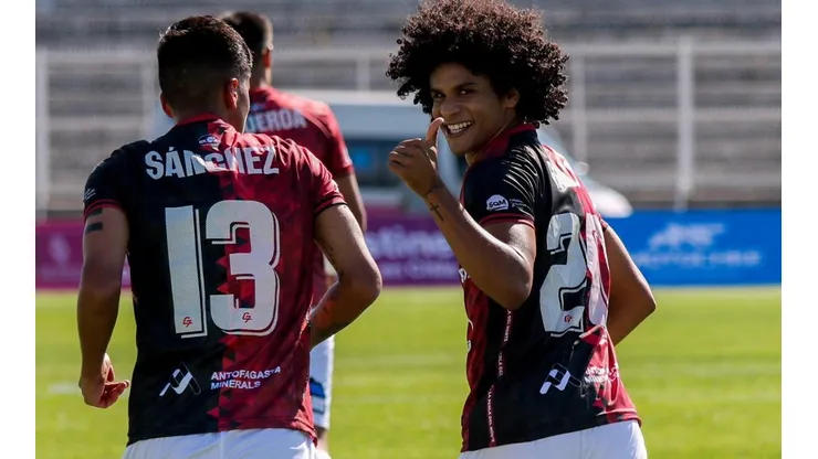 Antofagasta debutó el domingo con una victoria sobre Palestino en La Cisterna.