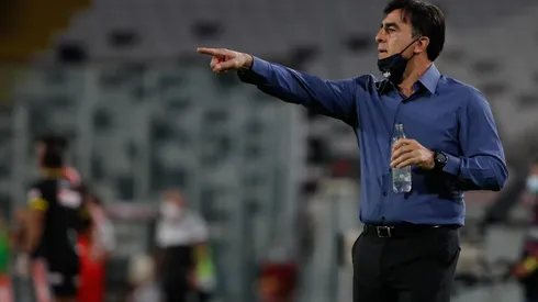 Quinteros tiene un nuevo problema con la defensa en Colo Colo.