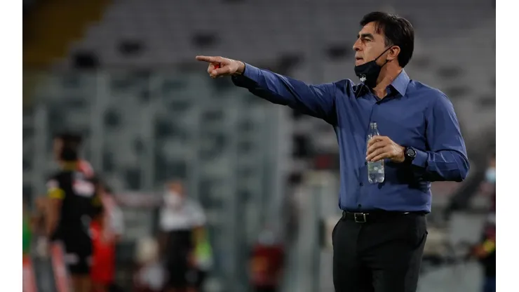 Quinteros tiene un nuevo problema con la defensa en Colo Colo.