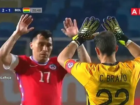 La emotiva celebración de Medel con Bravo