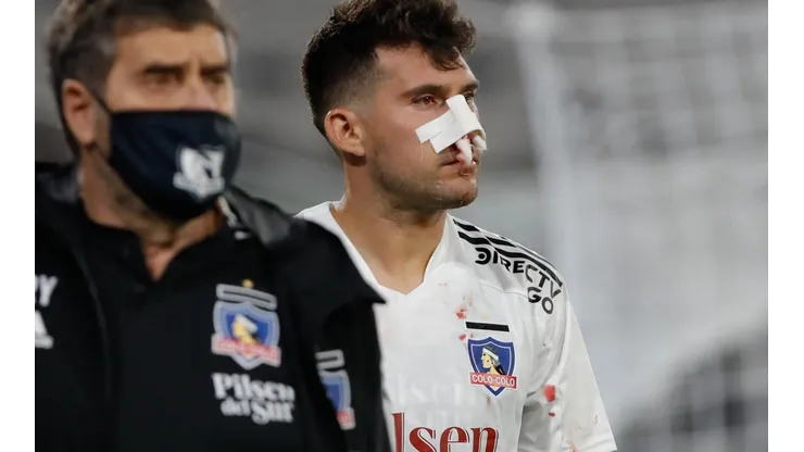 César Fuentes tuvo que abandonar el partido y se espera el reporte médico de Colo Colo