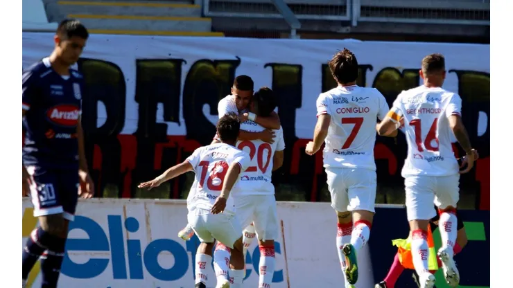Curicó Unido se queda con el primer triunfo del Campeonato