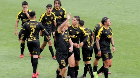 Fernández Vial espera el llamado a la Primera B.