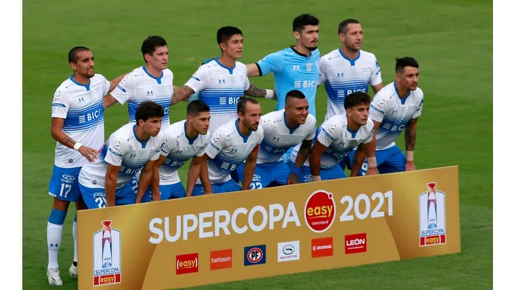 Gustavo Poyet confirma el once para el estreno de la UC en el Campeonato