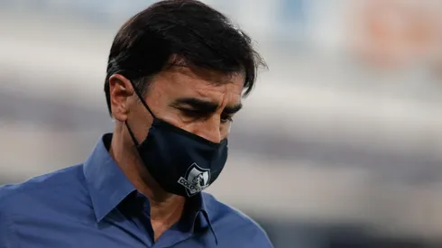 Gustavo Quinteros aclara que por ningún motivo renunciará