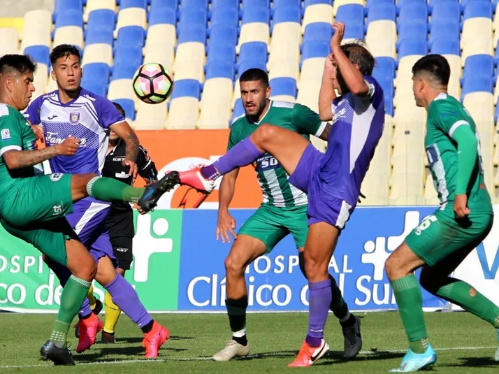 El León celebra su permanencia en la Segunda División