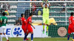 Claudio Bravo estará en el arco de la selección chilena para el debut de Martín Lasarte