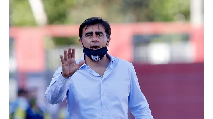 Gustavo Quinteros va por su primer título en Colo Colo