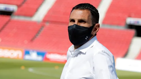 Gustavo Poyet tiene la posibilidad de ganar su primer título en la UC
