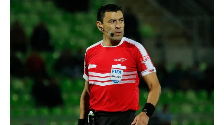 Roberto Tobar será el árbitro de la Supercopa