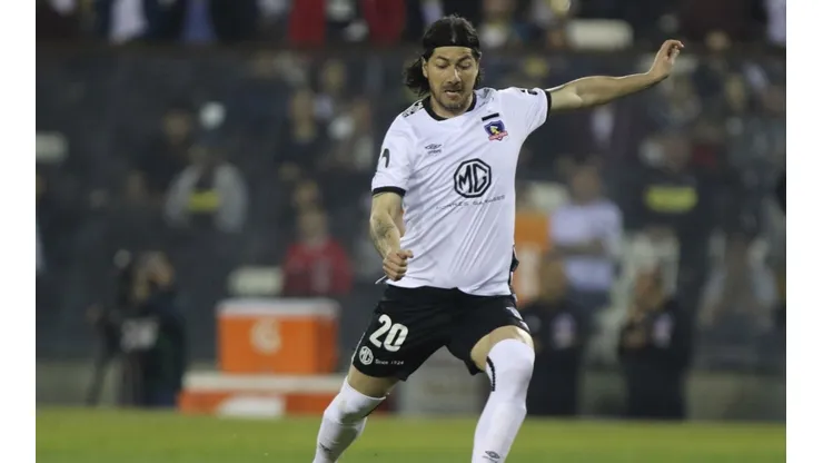 Hinchas albos recuerdan partidazo de Valdés en la Supercopa.