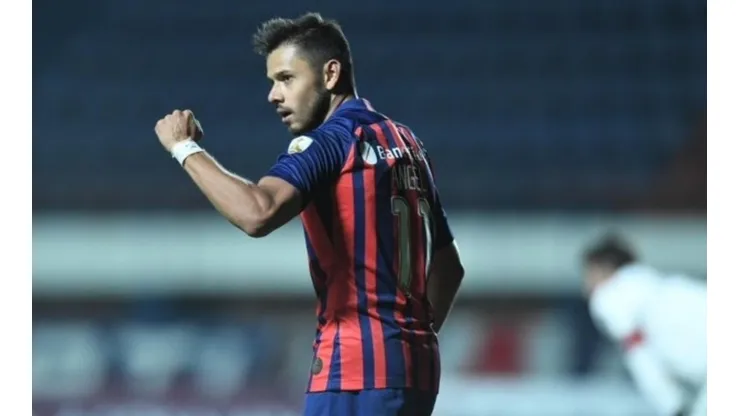 Ángel Romero pone el segundo de San Lorenzo ante la U