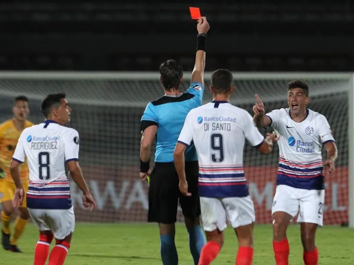 Diego Braghieri denuncia amenazas tras planchazo a Joaquín Larrivey