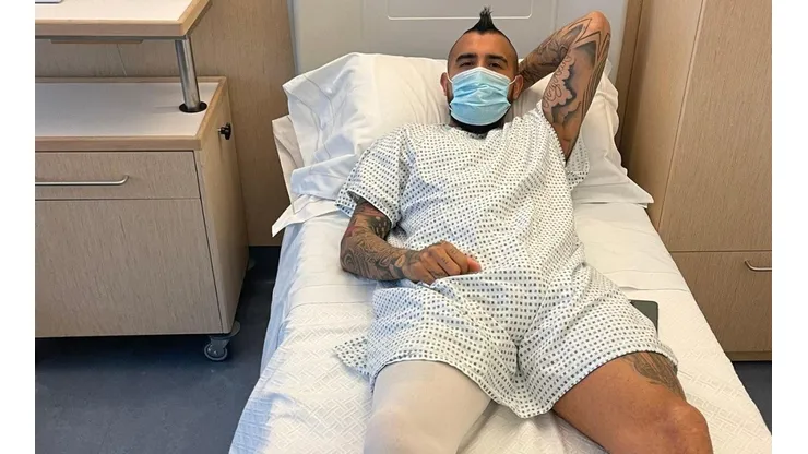 Arturo Vidal compartió dos fotos del postoperatorio en una clínica de Milán