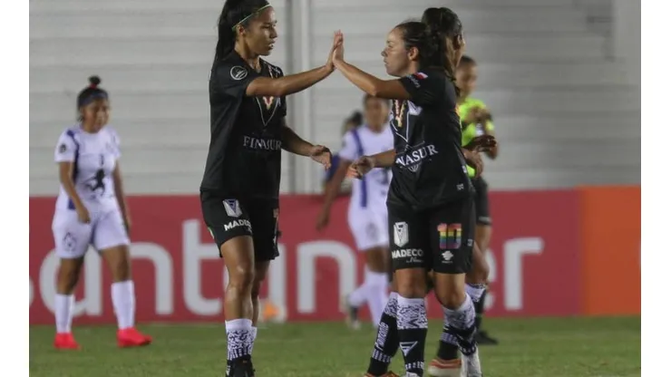 Santiago Morning no tuvo contemplación alguna y ganó 9-0 para avanzar a Cuartos de Final