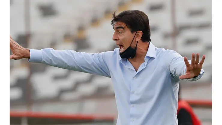 Gustavo Quinteros insiste en que le faltan refuerzos