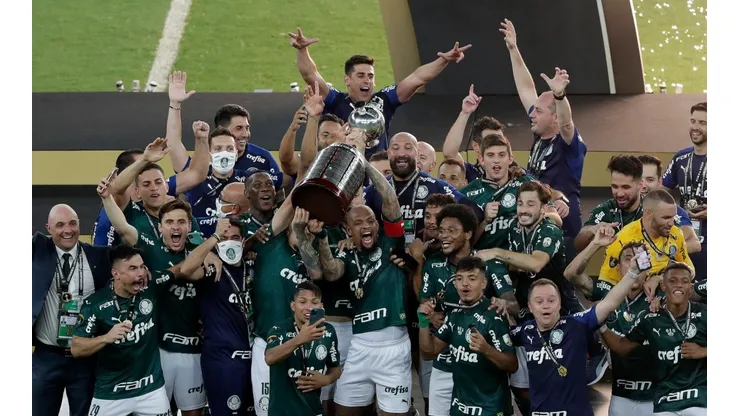 Los chilenos campeones de la Libertadores con clubes extranjeros.