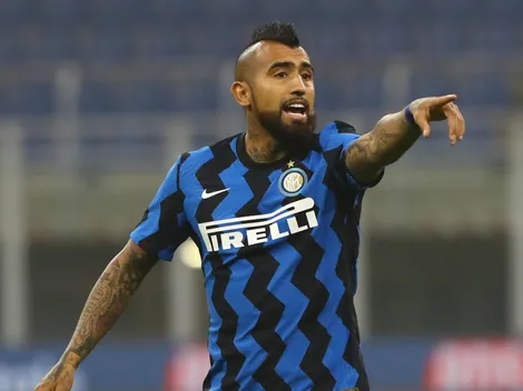 Exfutbolista italiano arremete contra el Rey Arturo