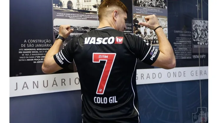 Leonardo Gil tiene todo listo en Colo Colo y debe llegar hoy para firmar su contrato.